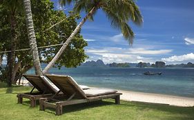 เกาะยาว ไอส์แลนด์ รีสอร์ท (SHA Extra Plus)